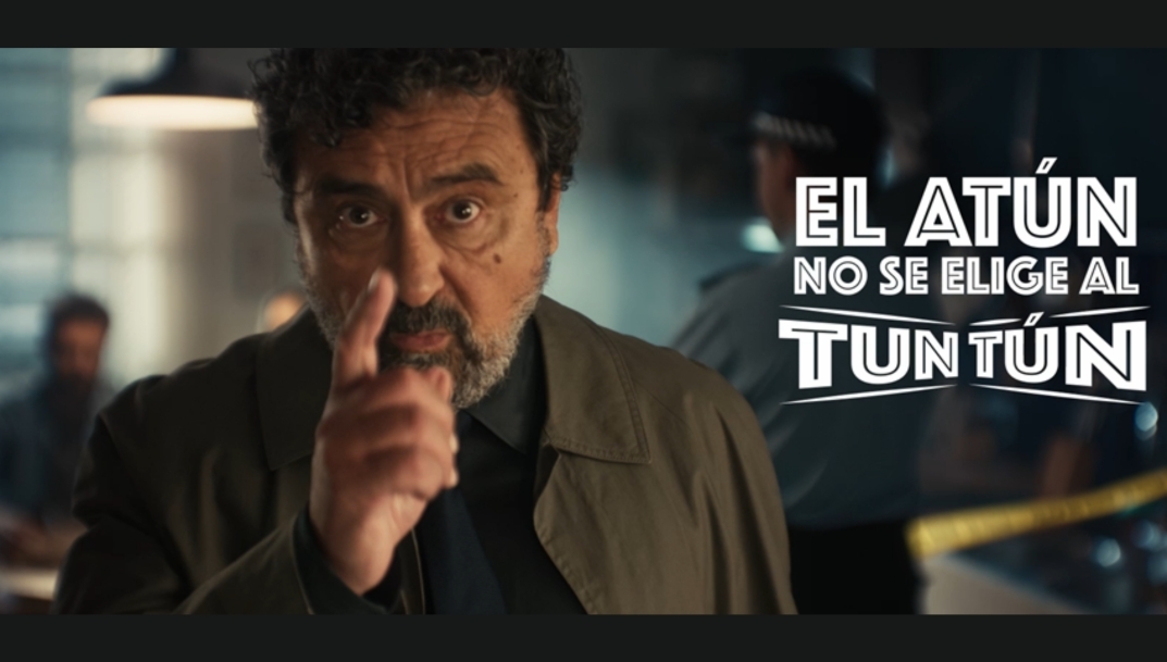 Calvo lanza su nueva campaña protagonizada por el actor Paco Tous como 'la policía del sabor'