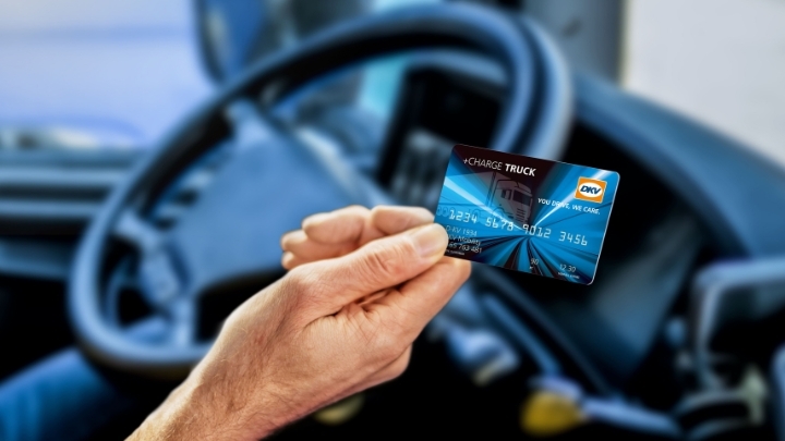 DKV Mobility lanza su tarjeta para camiones eléctricos, que da acceso a más de 3.000 puntos de recarga en Europa