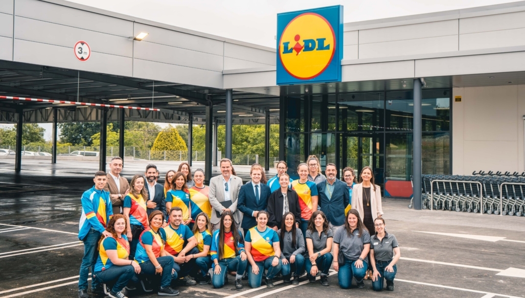Lidl abre un nuevo supermercado en Ferrol (A Coruña) tras invertir siete millones de euros 
