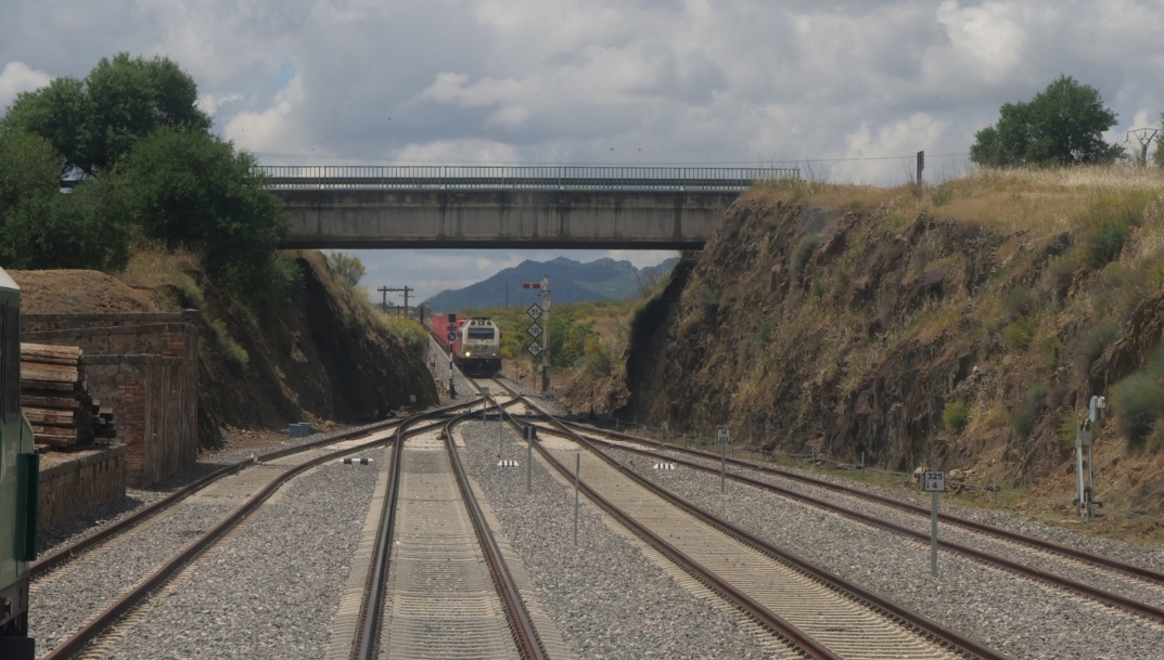 Transportes culmina la modernización de un tramo de la línea Ciudad Real–Badajoz tras invertir 84 millones