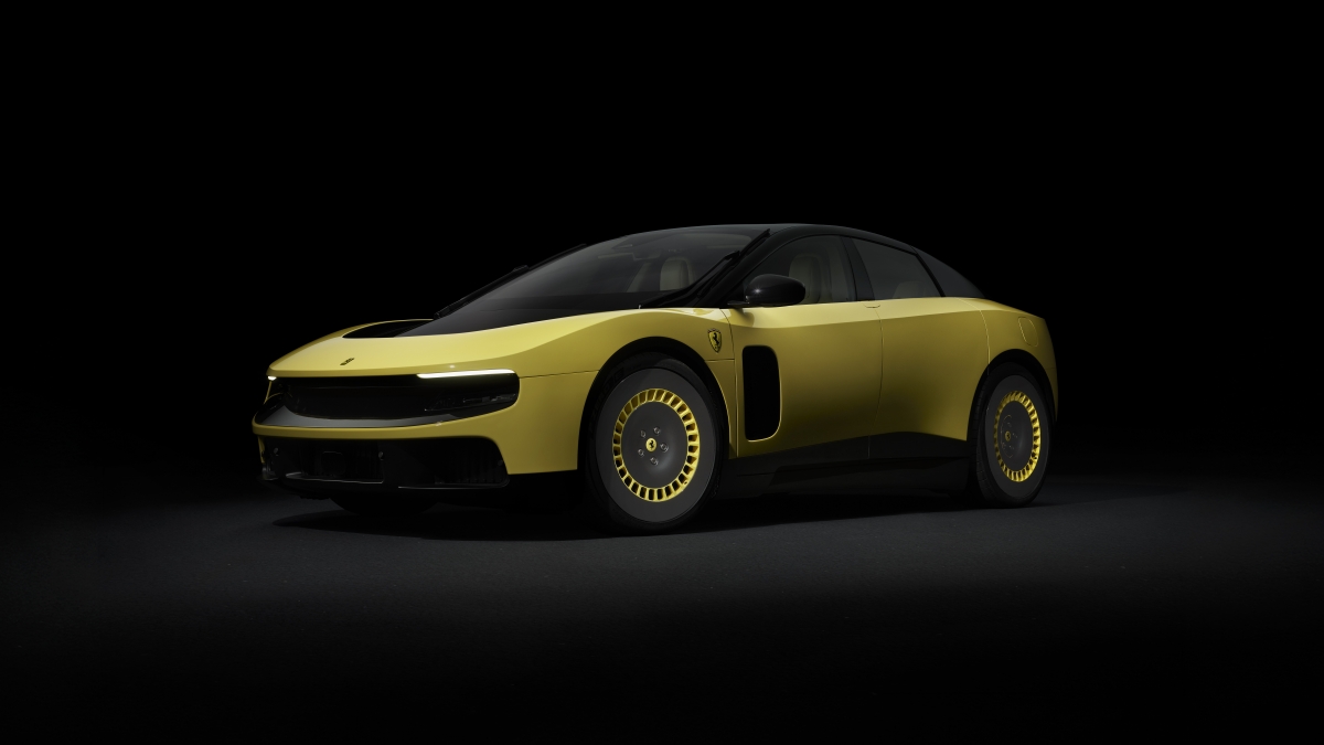 El Luce es el primer eléctrico del fabricante italiano e incorpora grandes novedades a partir del uso del vidrio.