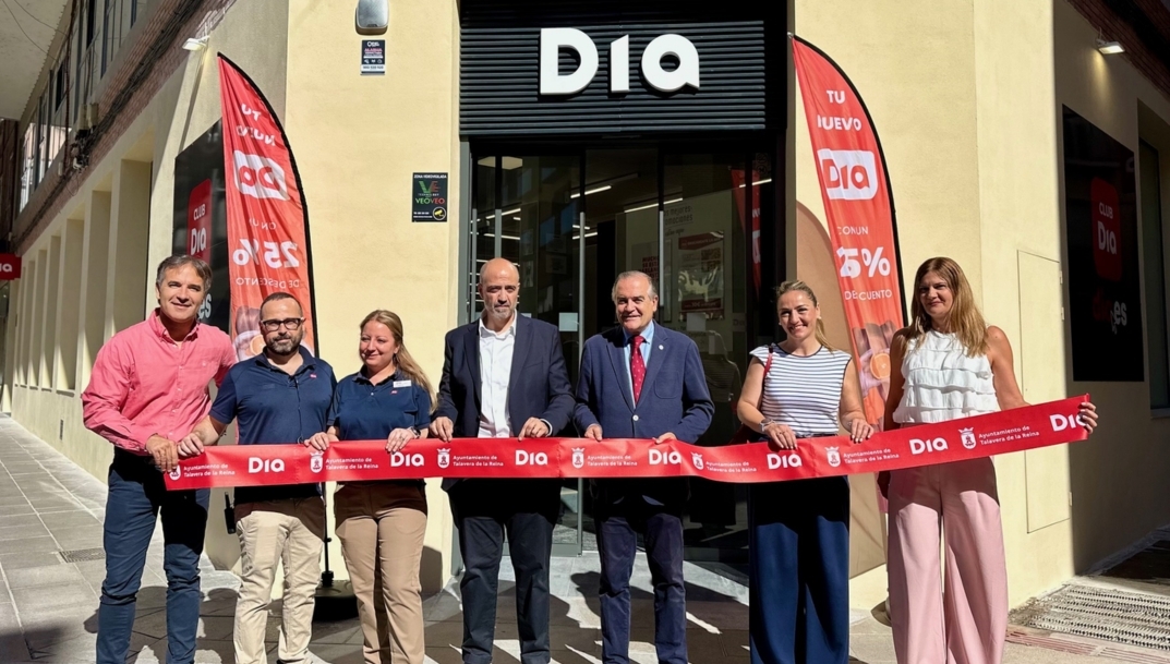 Inauguración del nuevo Dia de Talavera de la Reina (Toledo).