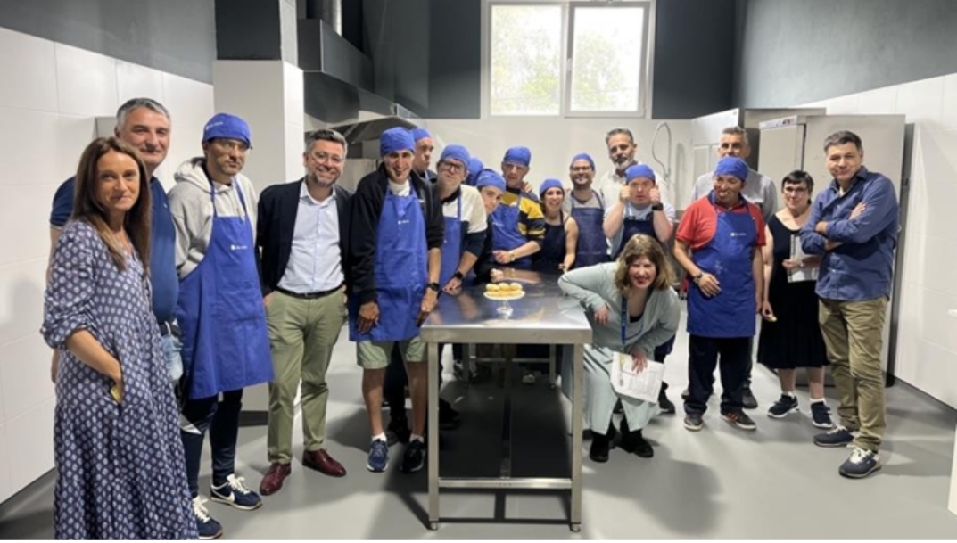 Mirka Ibérica moviliza a su red de distribución en favor de la inclusión social con una visita al Centro Juan María