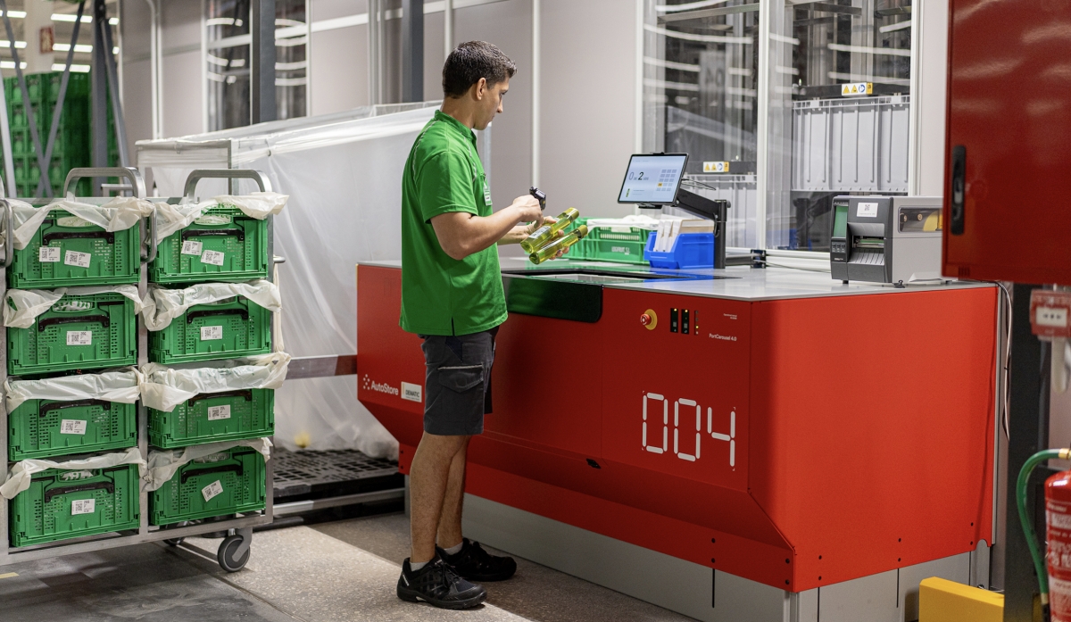 Mercadona inaugura en Vallecas su nueva colmena online con 70 robots y 700 trabajadores