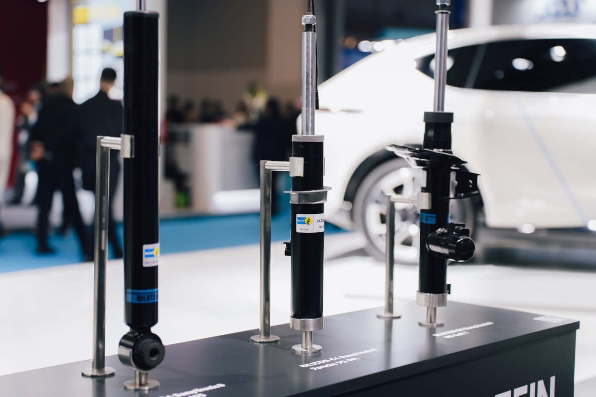 Bilstein amplía su gama de recambio original con los amortiguadores B4 DampTronic para los BMW X5 y X6