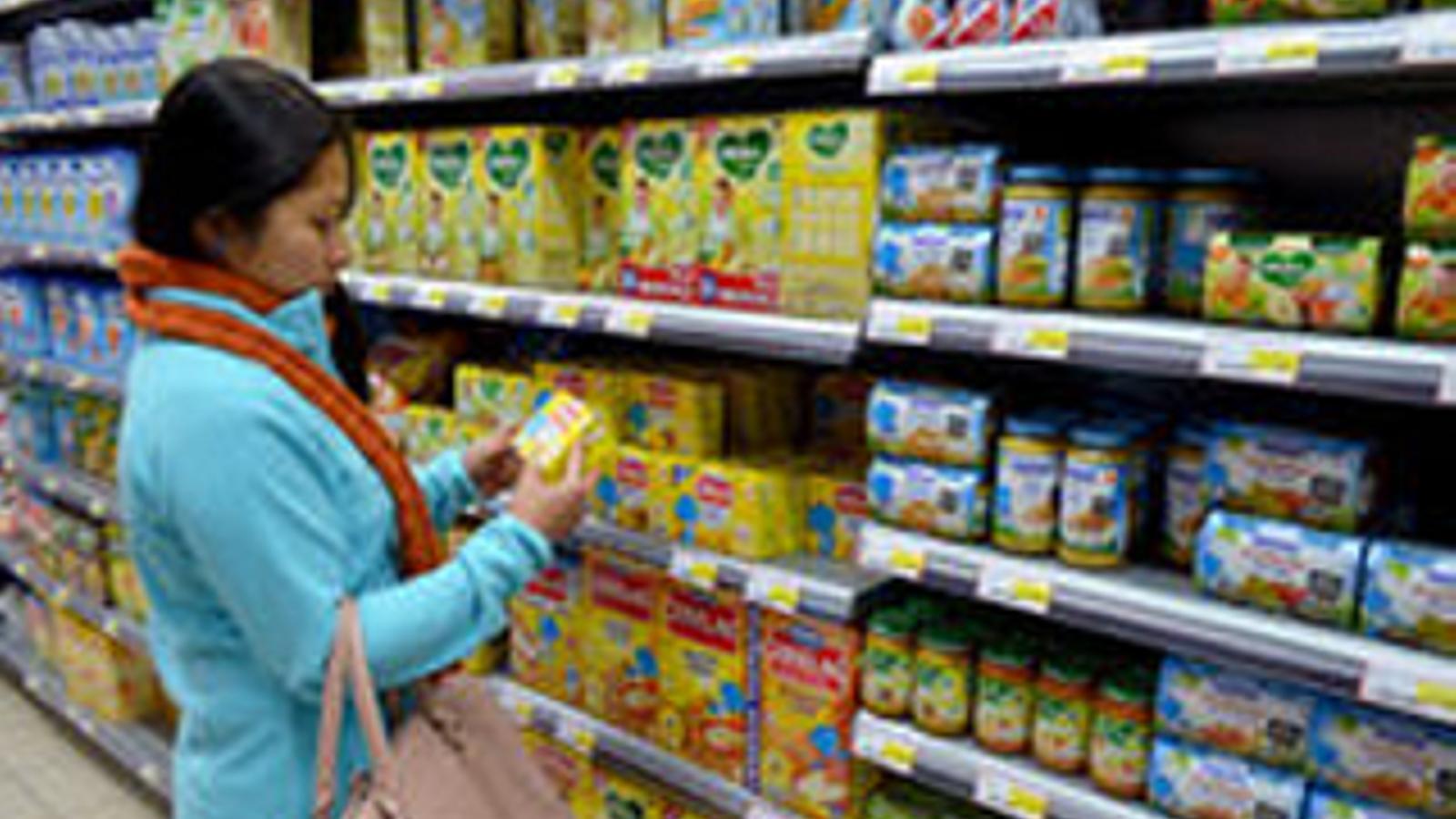 4 de cada 10 padres confían en los expertos al elegir la comida de sus bebés