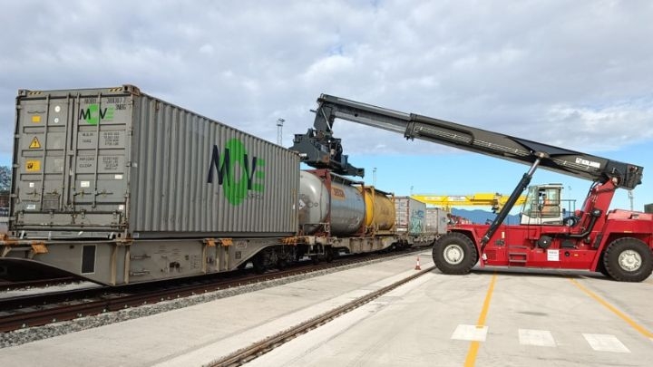 Transportes aprobará un marco estable de ayudas para pasar semirremolques al tren