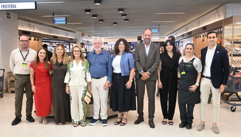 Inauguración oficial del renovado Family Cash de Jávea.