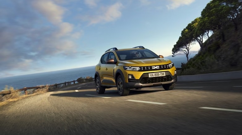 Dacia Sandero y Toyota superan agosto inamovibles como vehículo y marca más vendida en España 