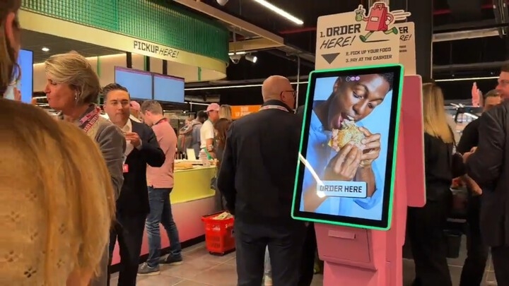 El punto de pedido digital: clave en la experiencia de comida rápida e inmediata de CRAVY.
