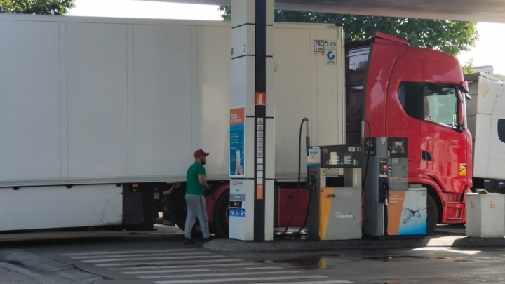 Los cargadores quieren cambios en la ley que obliga a repercutir la subida del gasóleo en el transporte