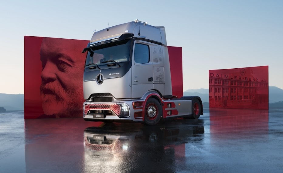 Espectacular la serie especial 130 aniversario que Mercedes-Benz Trucks presentó en la IAA.