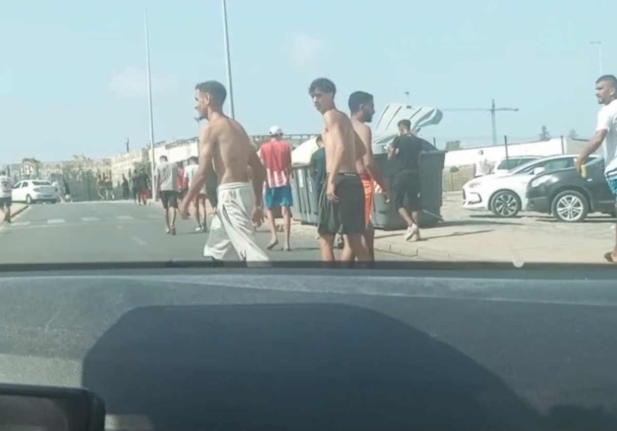 El mecánico realizó estas imágenes desde su vehículo, tras verse obligados a cerrar el taller en plena jornada de trabajo.
