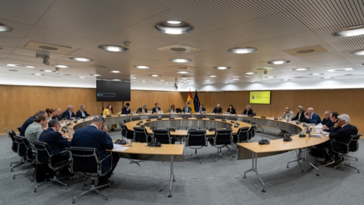 El Gobierno comienza sus contactos con los sectores afectador por la crisis en Oriente Medio