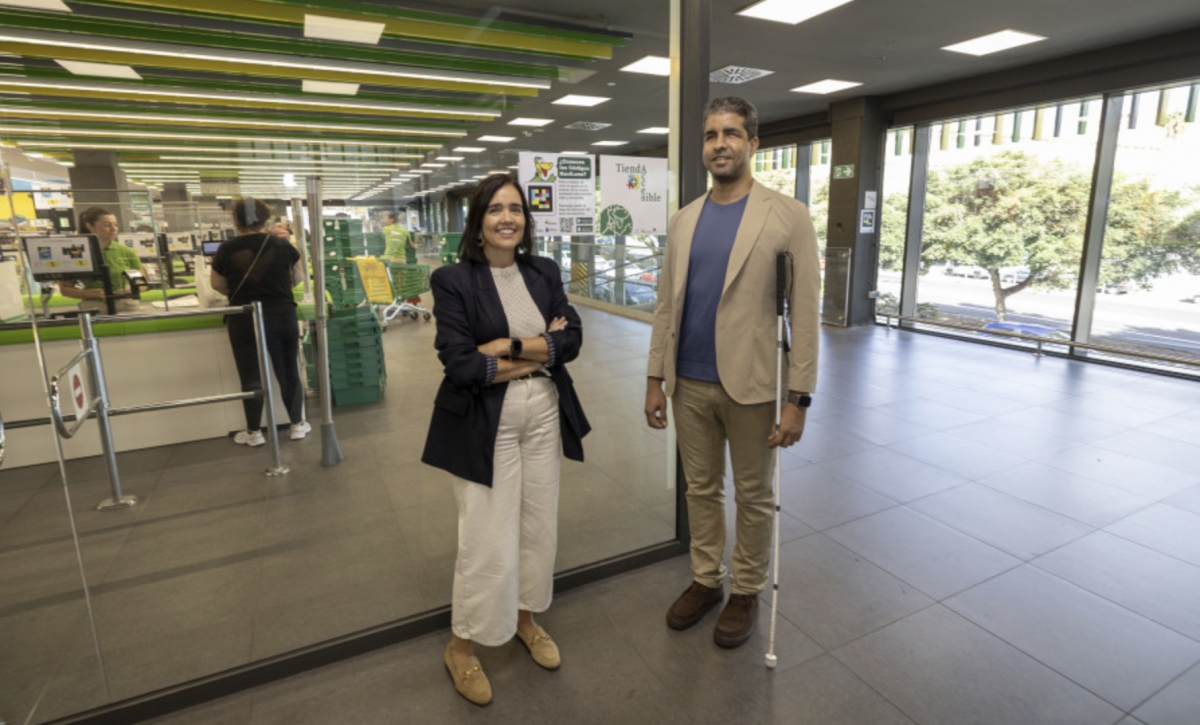 Hiperdino adapta sus establecimientos a las personas con discapacidad visual
