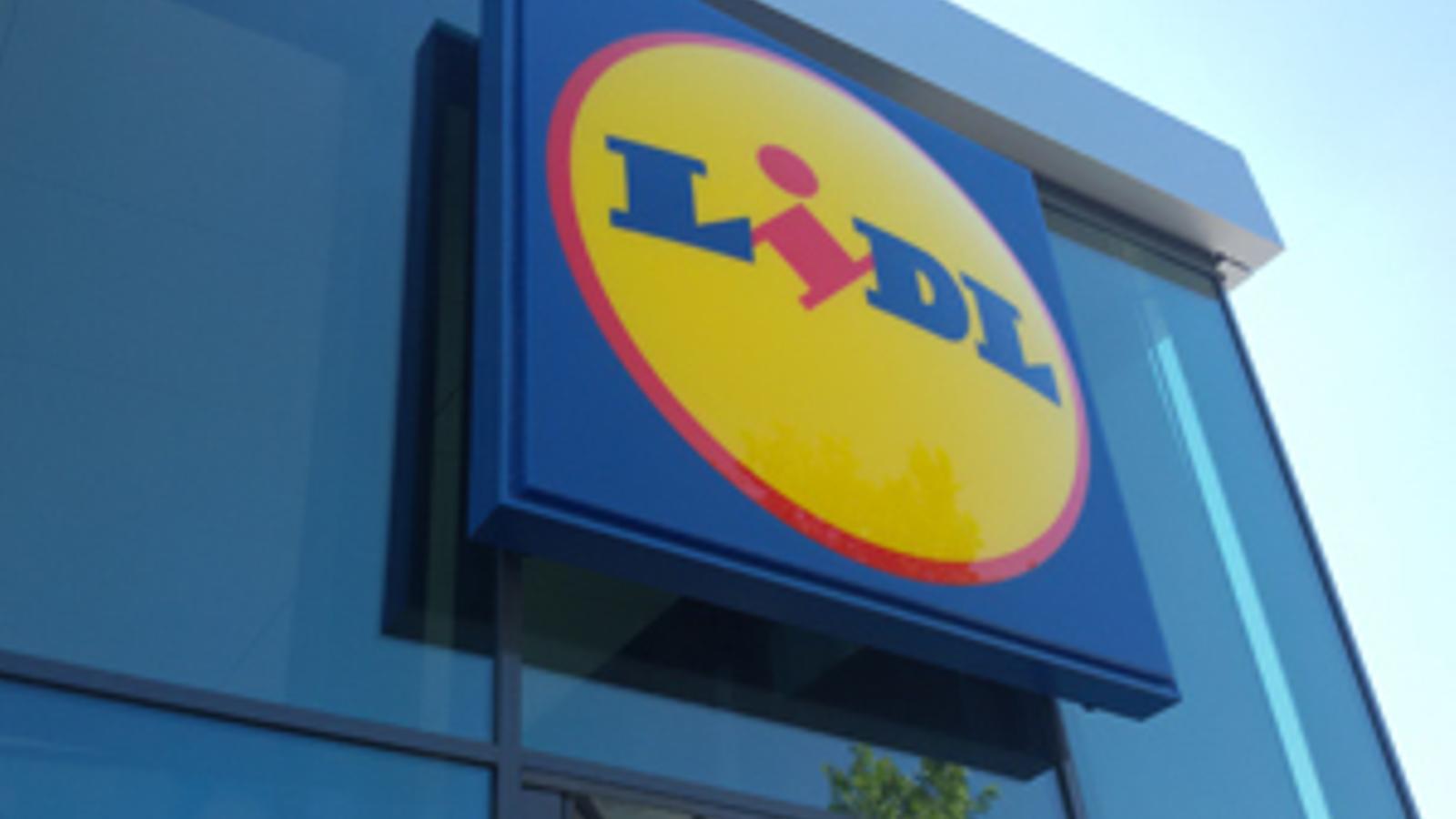 El logo de Lidl, en uno de sus supermercados - 