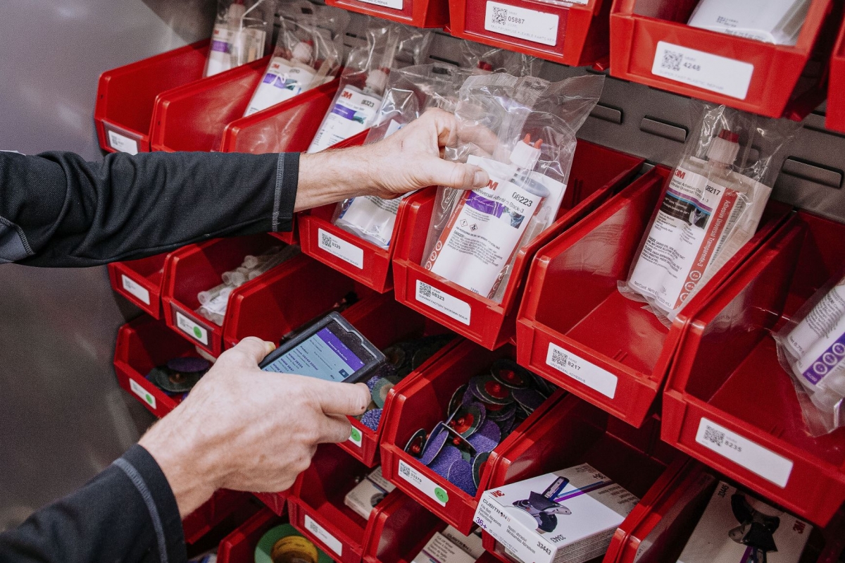 El Módulo de gestión de inventario de RepairStack registra el consumo de materiales en tiempo real y facilita un registro preciso de los materiales de 3M y de otros fabricantes.