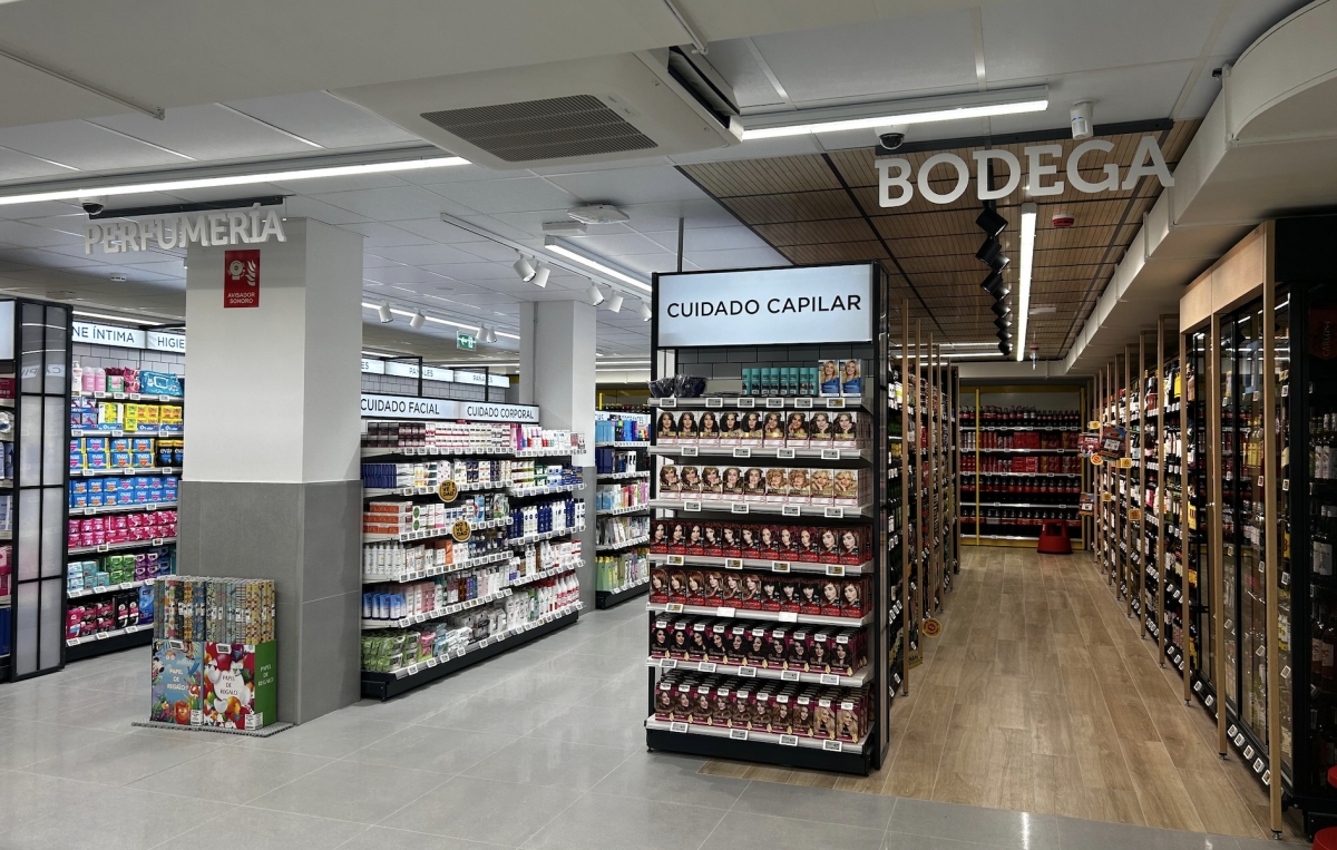 Alimerka renueva su supermercado de la Avda. de México en Mieres