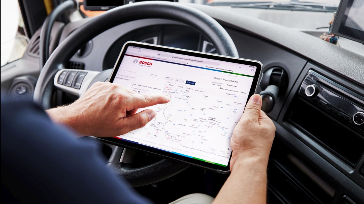 Pantalla con los servicios de aparcamiento de Bosch Road Services.