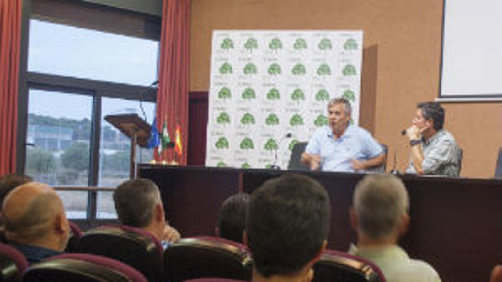 Pugna entre agricultores de Huelva y la Junta de Andalucía