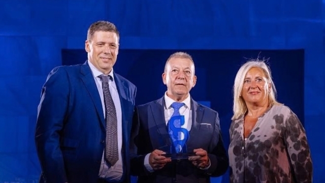 Asemtagra, galardonada con el Premio ADN que otorga el empresariado de Granada, por su gestión de las ZBE