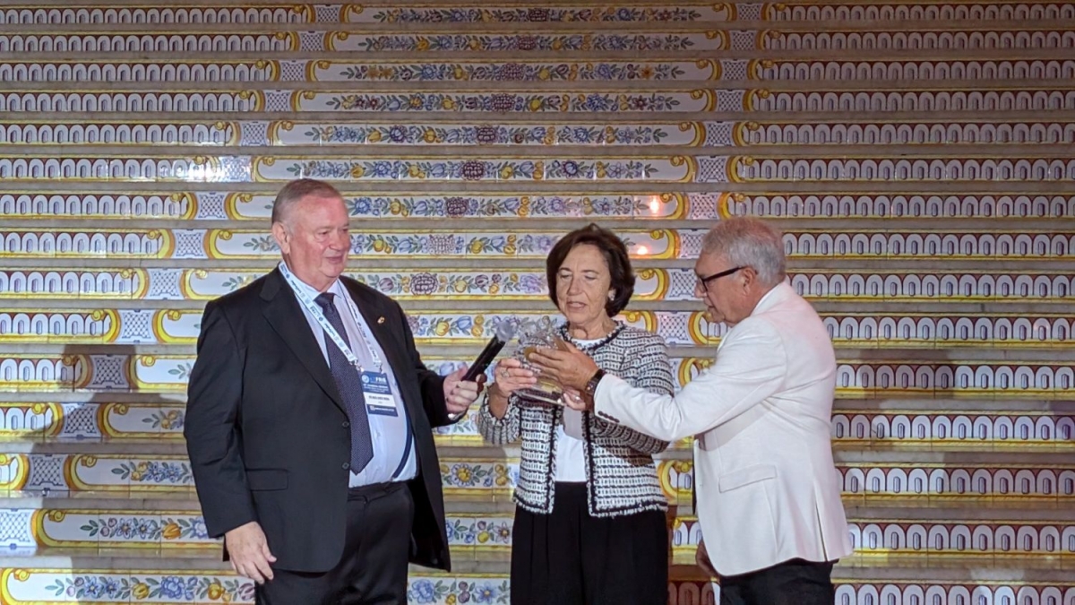 Uno de los momentos más emotivos del encuentro fue la tradicional Noche del Frío, patrocinada por Frigicoll Thermo King, durante la que Atfrie rindió homenaje a la familia de Miguel Ramón en reconocimiento a su trayectoria y compromiso con el transporte frigorífico.