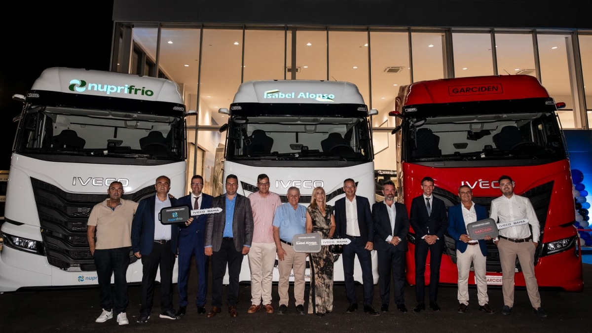 Iveco entrega 400 unidades de su modelo S-Way a tres grandes transportistas de Almería y refuerza su presencia en la provincia