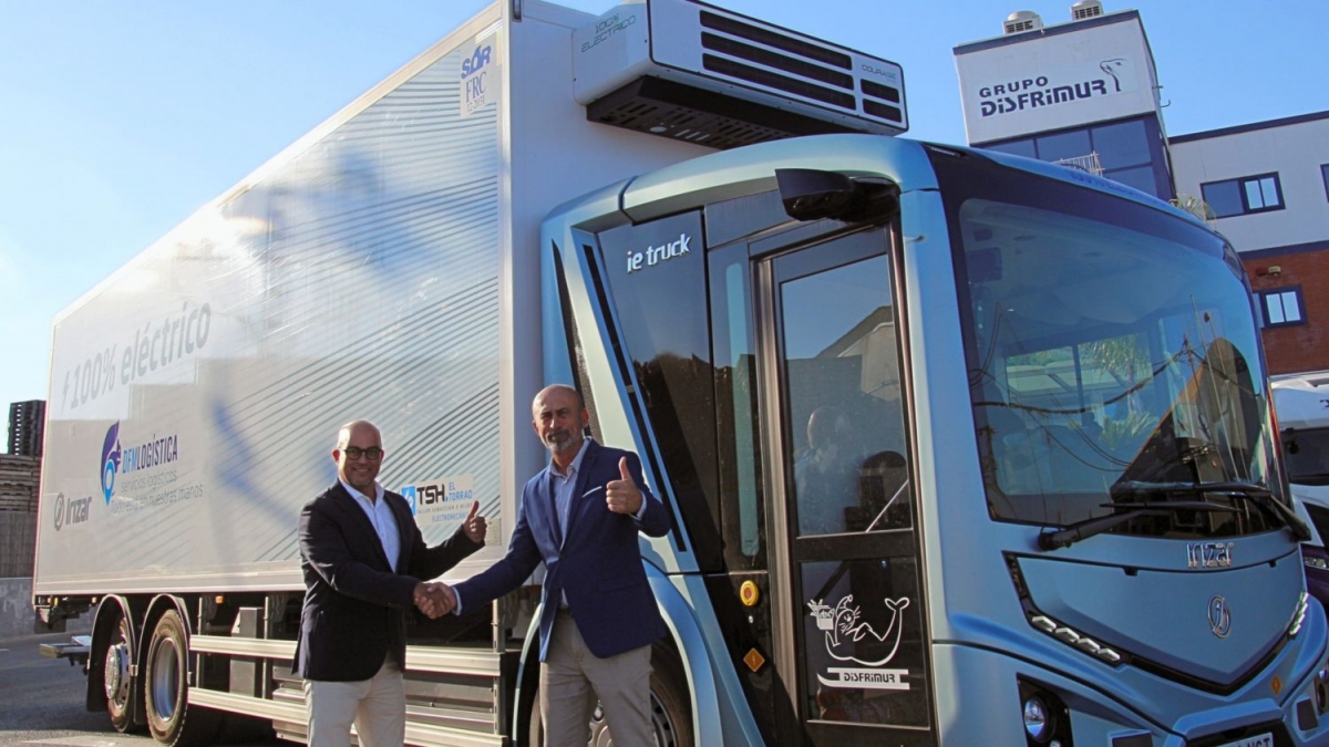 Disfrimur prueba un camión frigorífico eléctrico de Irizar con 400 kilómetros de autonomía