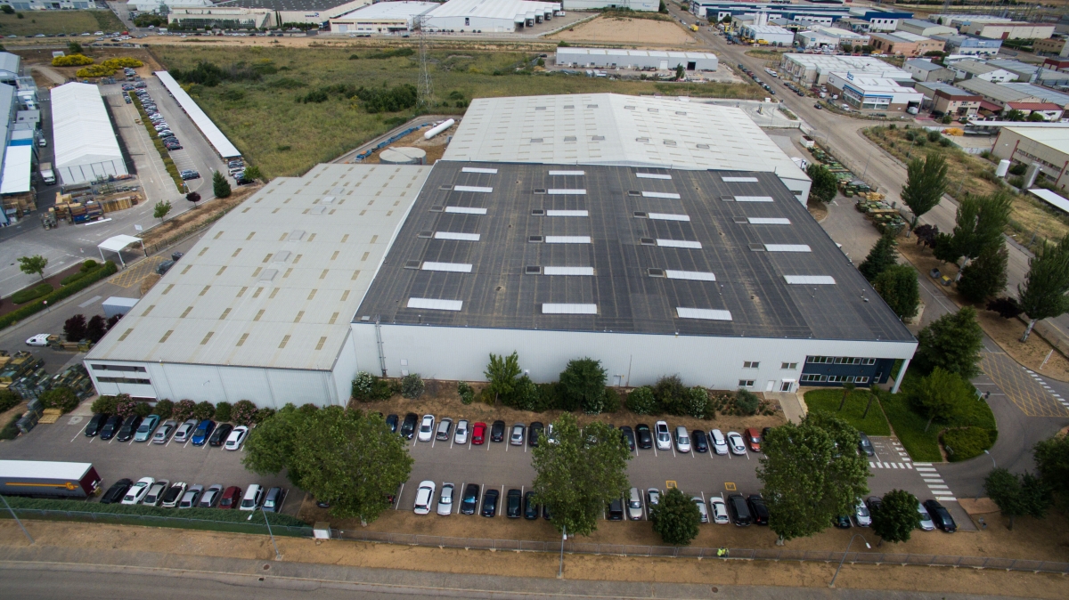 Geely avanza en su expansión en España estrenando un centro logístico de recambios en Guadalajara
