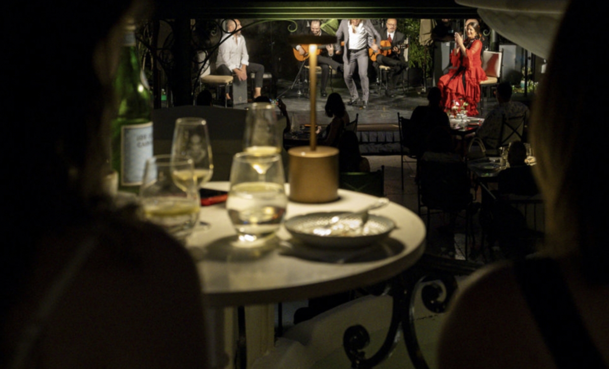 España se europeíza: las cenas en restaurantes se adelantan una hora en la última década