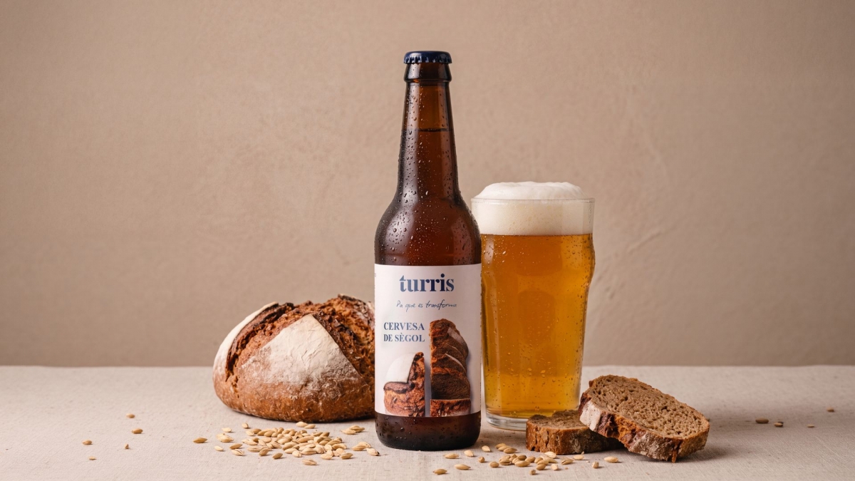 Turris lanza una cerveza elaborada con su pan de espelta y centeno junto a Bailandera