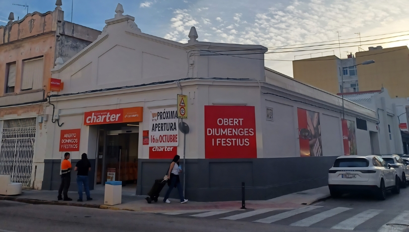 Charter abre su primer supermercado en Sueca y se refuerza en la provincia de Valencia