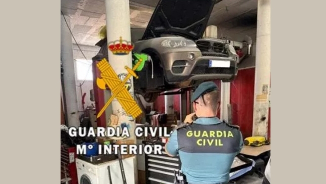 Desmantelados sendos talleres clandestinos de mecánica y chapa y pintura en Coín (Málaga)