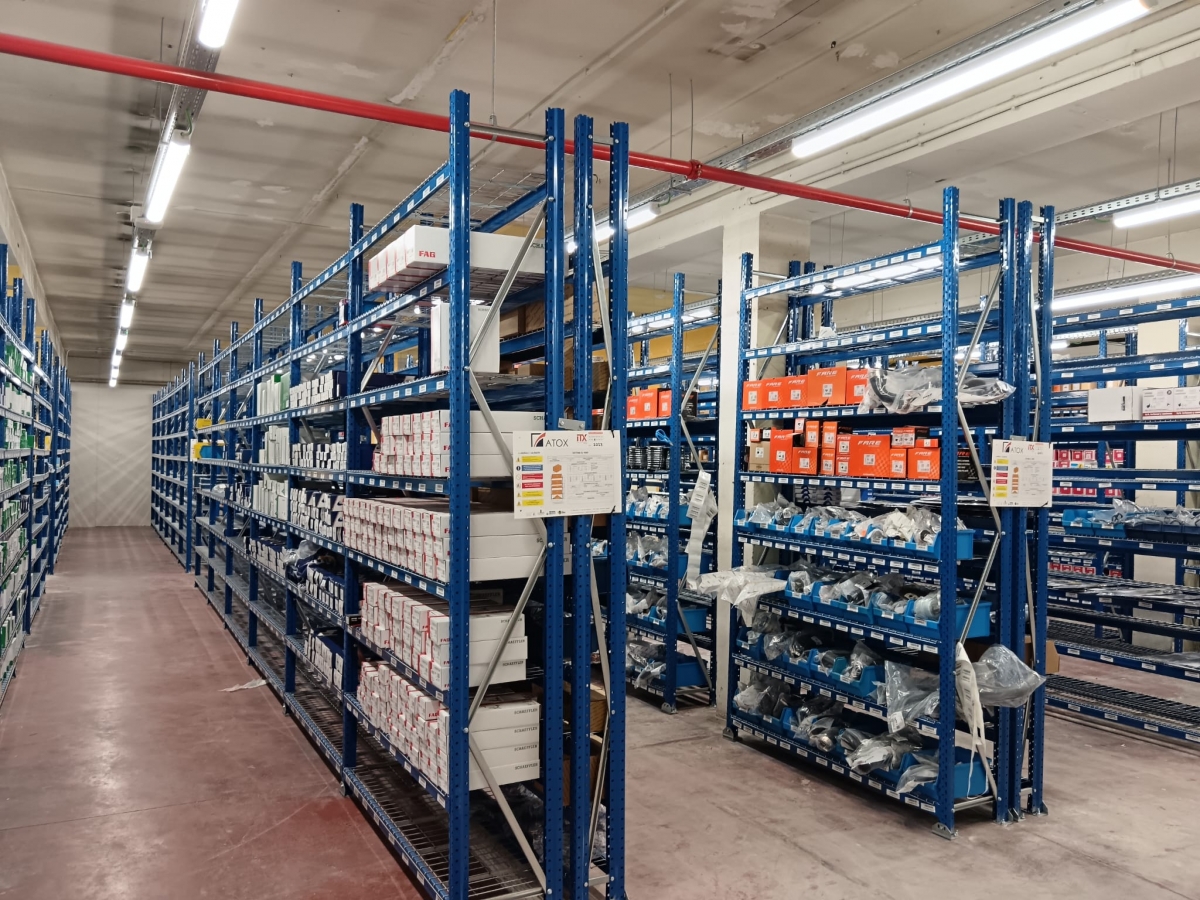 El almacén dispone de 1.200 metros cuadrados para automóvil, moto y vehículo industrial ligero.