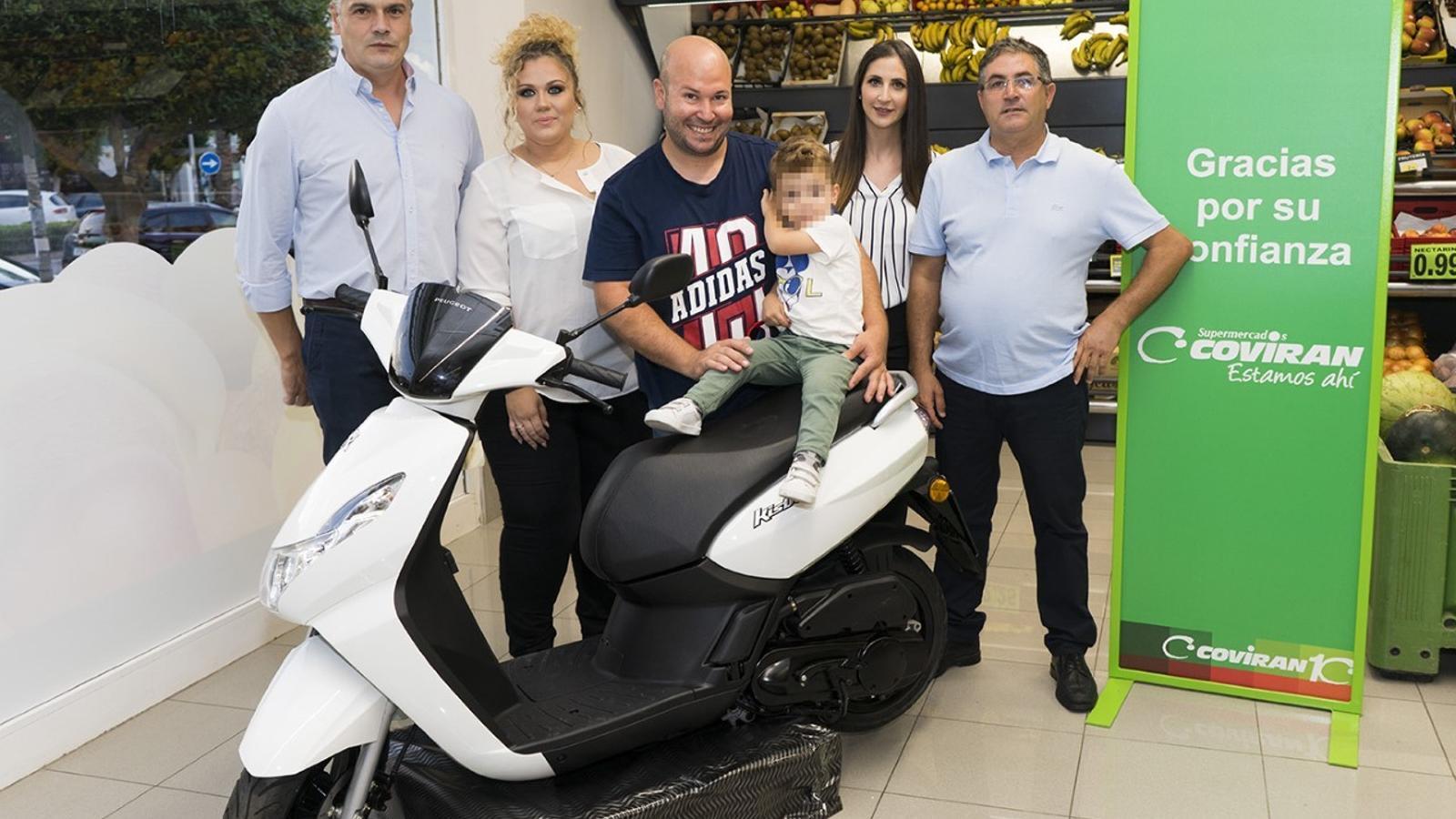Covirán premia con ciclomotores a 15 clientes