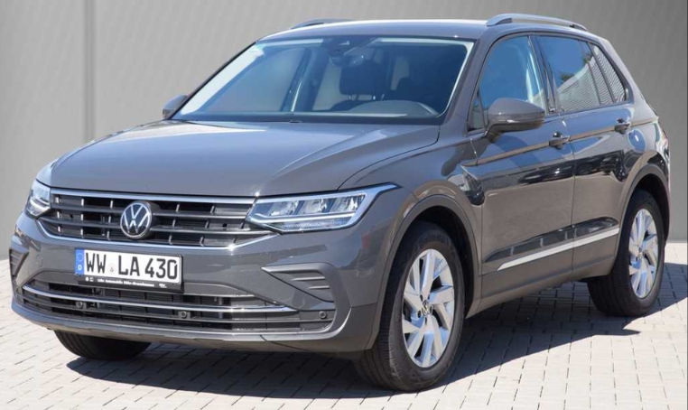 Avería común en Tiguan AD1 y AX1: un defecto del radiador de aceite provoca un nivel de líquido refrigerante por debajo del mínimo.... ¿Cómo se repara?