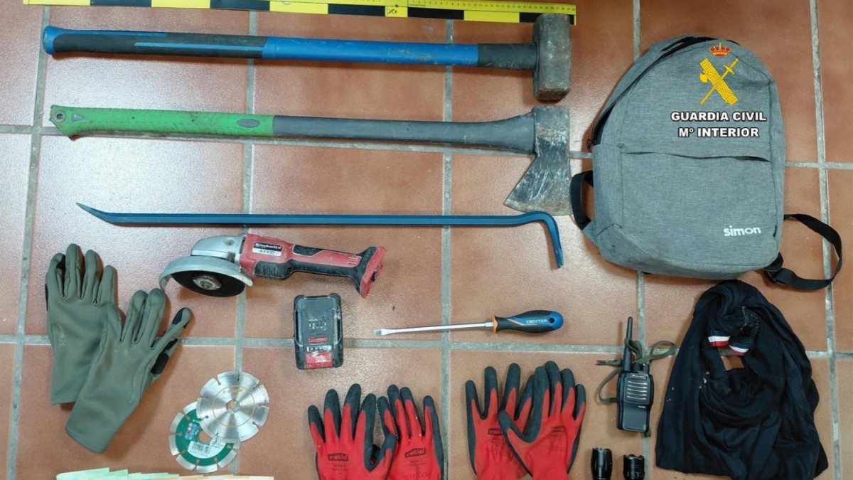 Dos detenidos en Cádiz al ser sorprendidos robando en el interior de una empresa de transportes