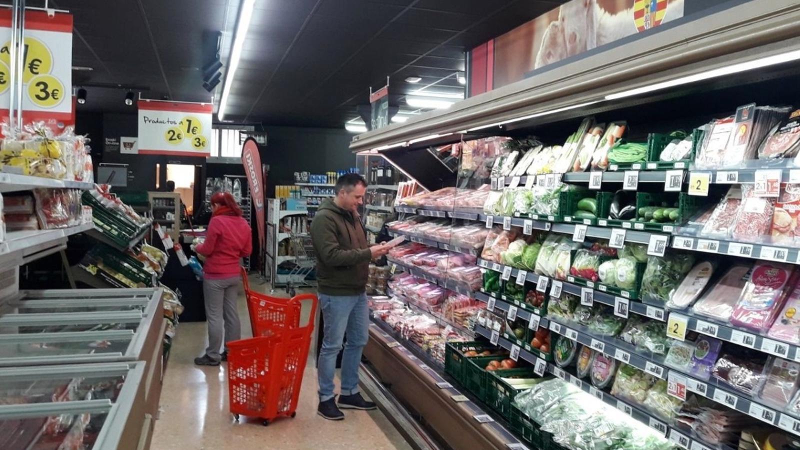 Interior del nuevo supermercado Eroski/City de Ainzón (Zaragoza) - Eroski