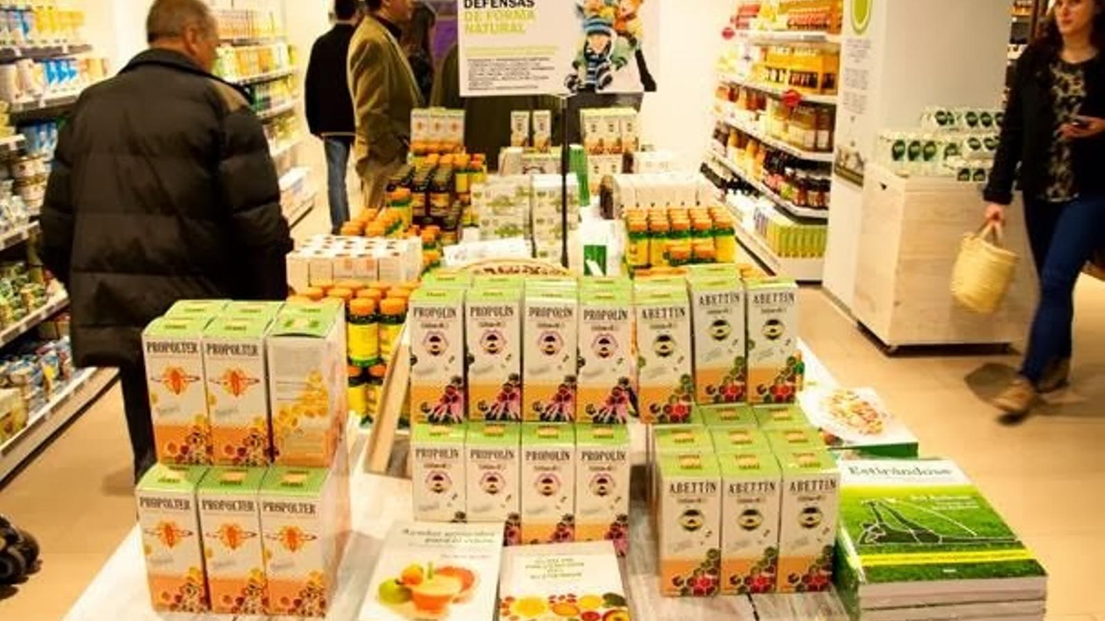 Productos dietéticos en un supermercado - Archivo