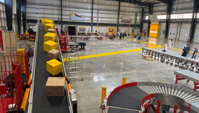 DHL Express inaugura su nueva nave logística de Gerona, tras una inversión de 7,7 millones