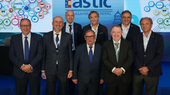 Comité Ejecutivo de Astic con José Luis Olivella, su nuevo presidente, en el centro.