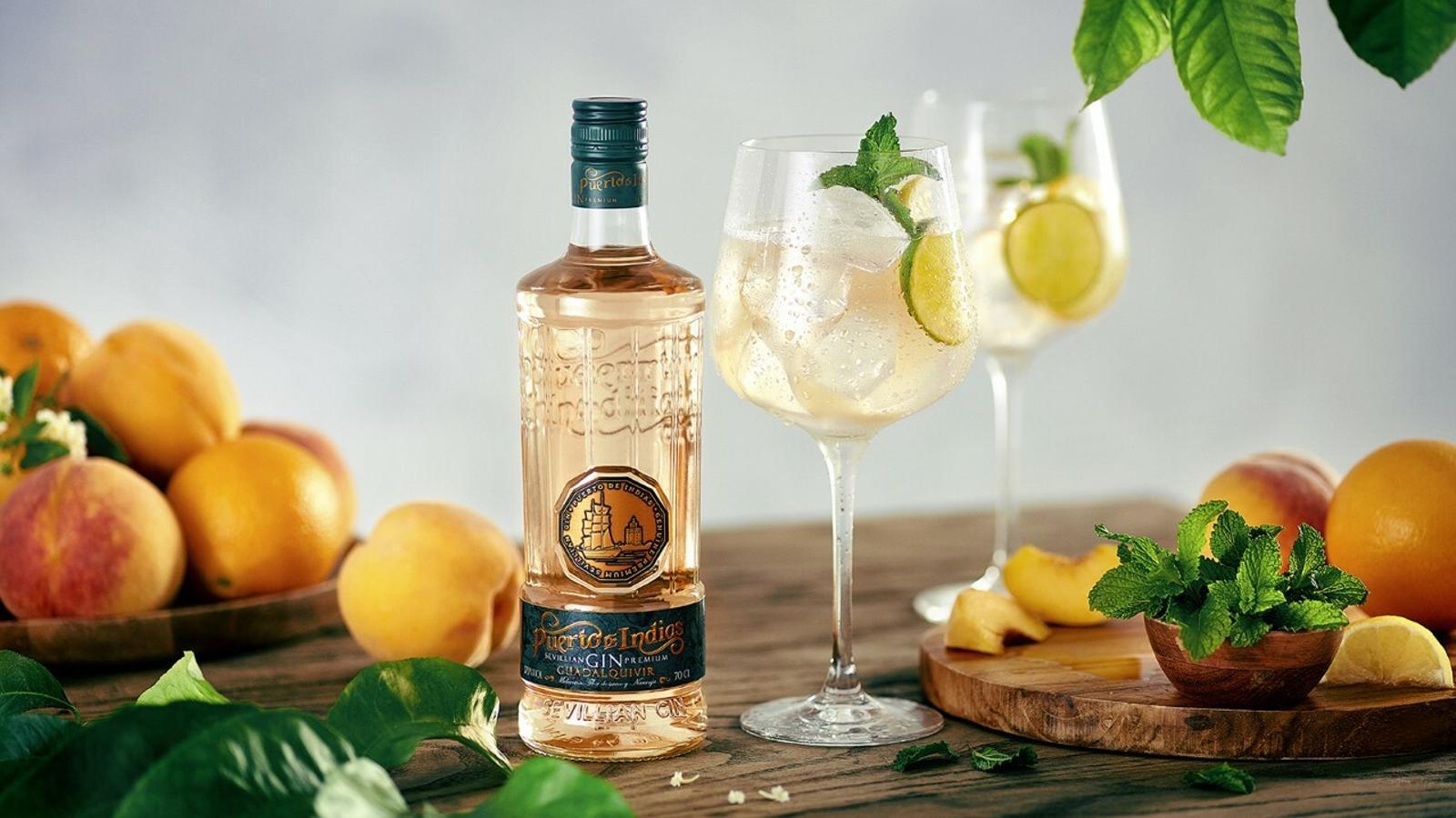 Puerto de Indias lanza Guadalquivir, su nueva ginebra de melocotón