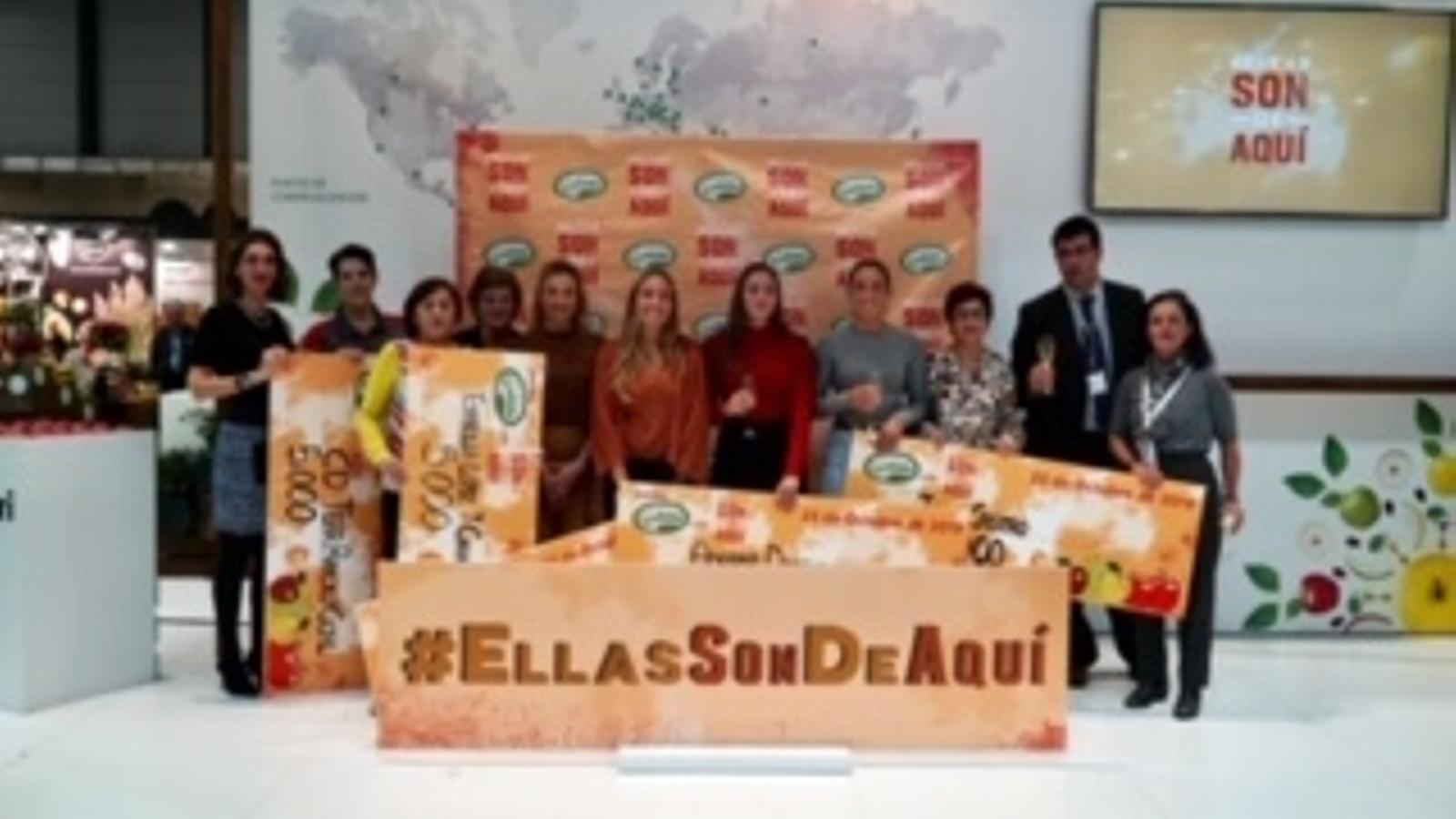 #EllasSonDeAquí, a través de manzanas Livinda, entrega 23.050 € para patrocinar cinco proyectos deportivos