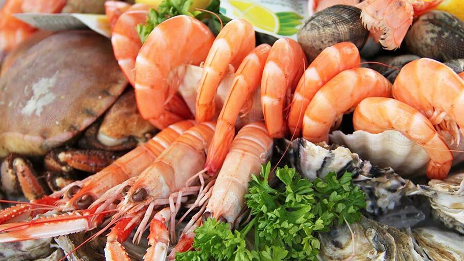 Pescado y marisco, los alimentos que más caros a las puertas de la Navidad - Archivo