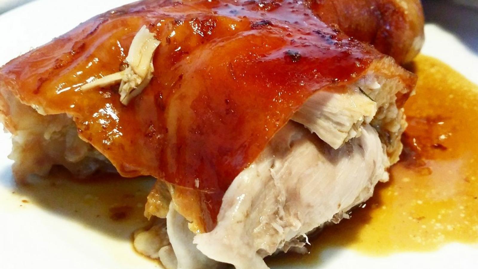 Pierna asada de cochinillo - Archivo