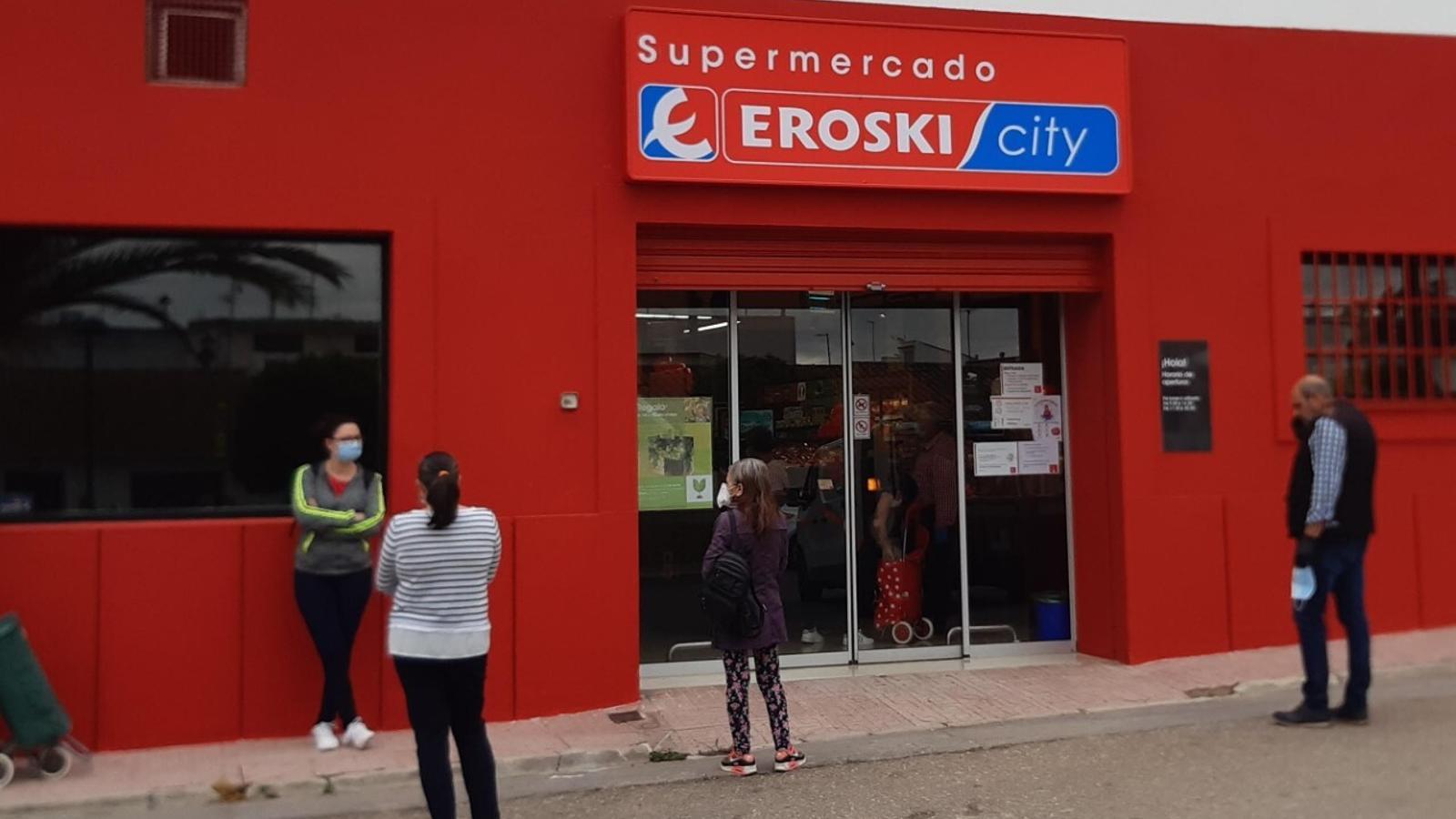 Fachada del nuevo Eroski City de Pedro Abad (Córdoba) - Eroski