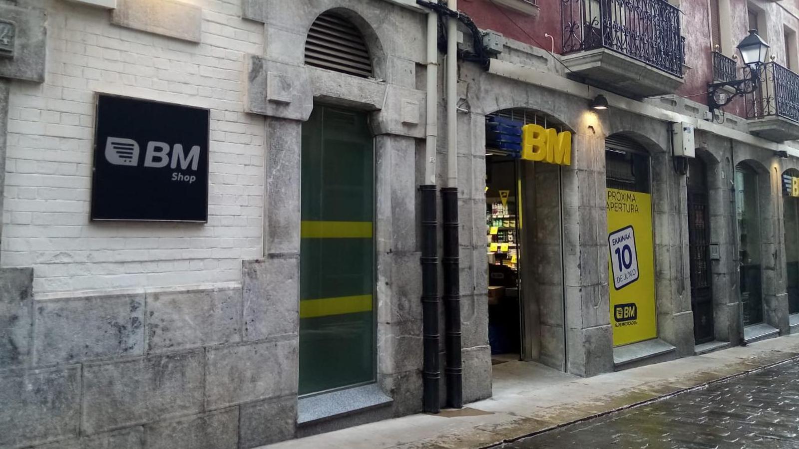 Fachada del nuevo BM Shop de Bermeo (Vizcaya) - BM Supermercados