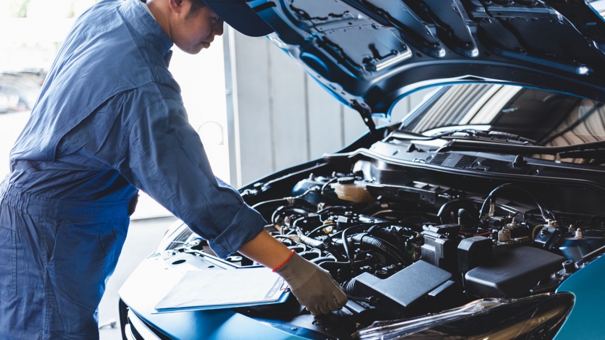 Por qué los mecánicos recomiendan el seguro a todo riesgo aunque el coche tenga años