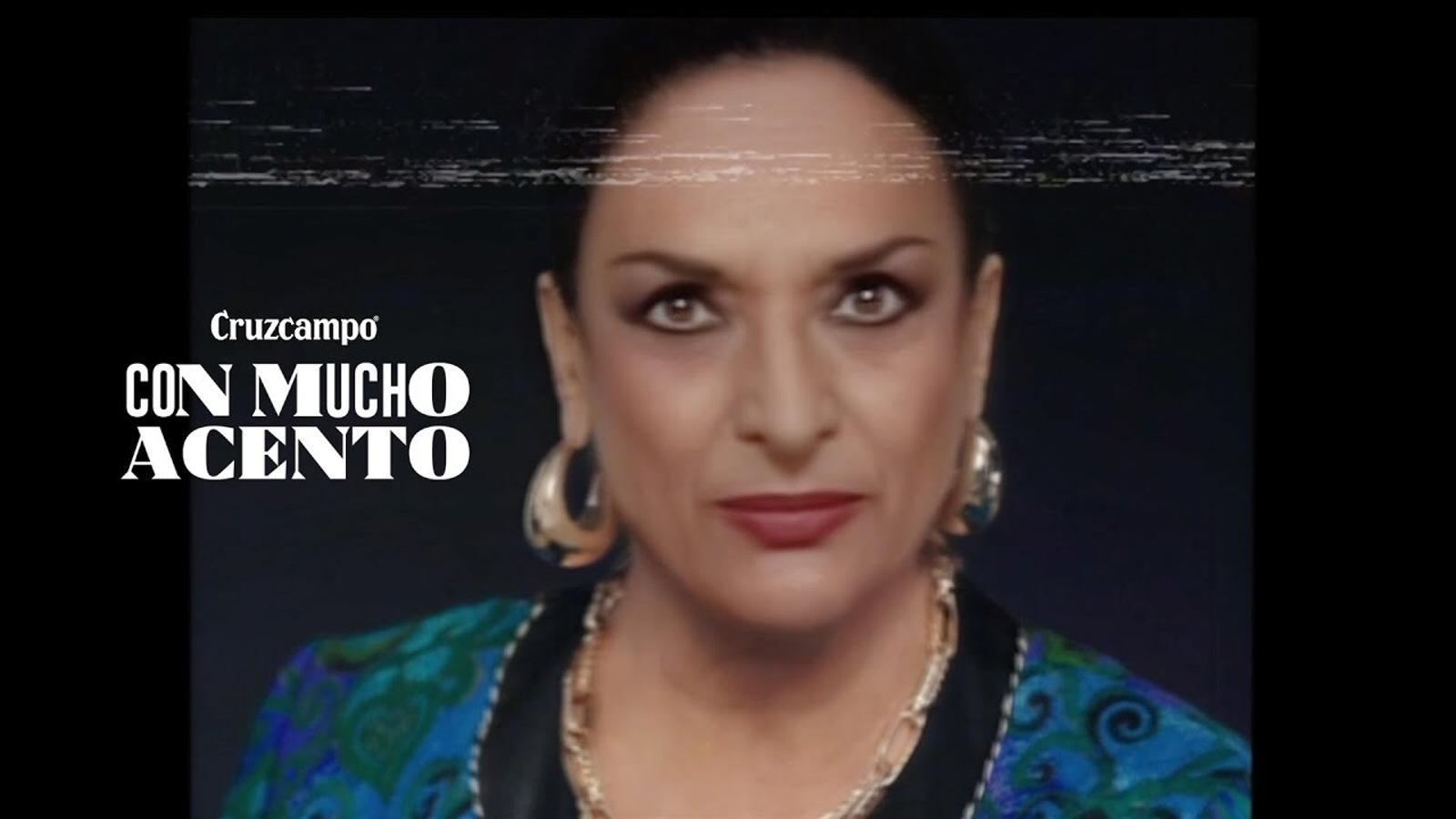 Cruzcampo recupera el poderío de Lola Flores en su campaña 'Con mucho acento' - 