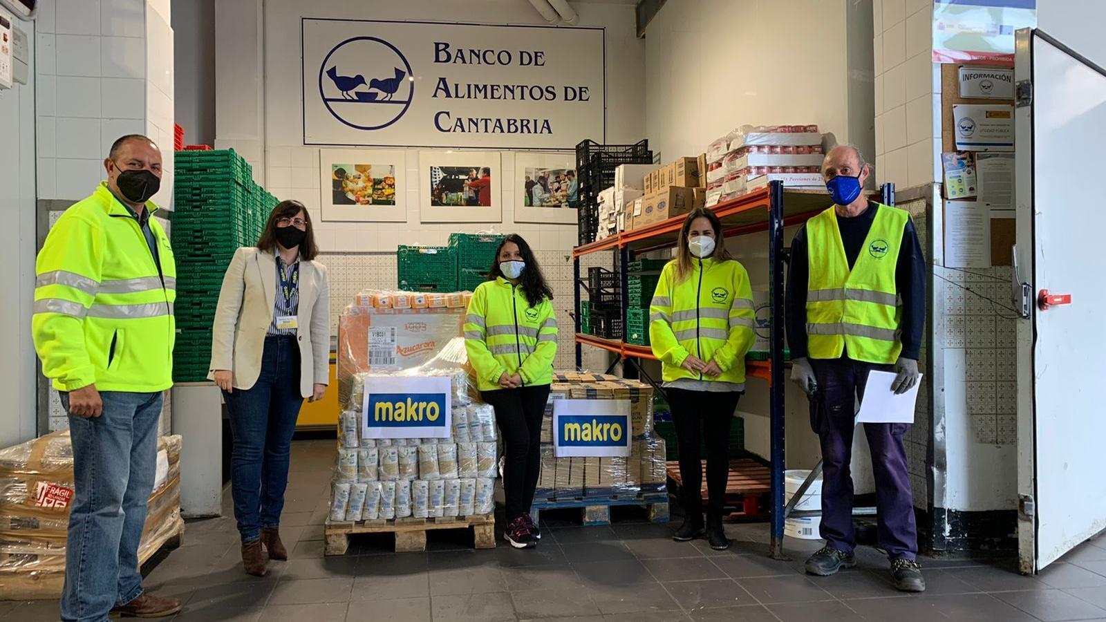 Makro dona más de 10.500 kilos de alimentos de primera necesidad